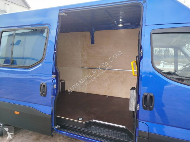 Samochód dostawczy Iveco