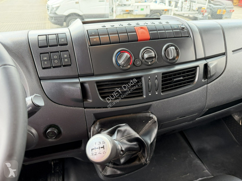 Samochód dostawczy Iveco EUROCARGO ML 120E22...