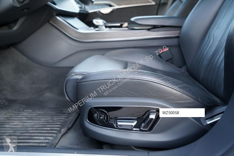 Samochód dostawczy Audi A8
