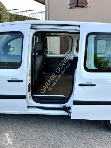 Лекотоварен автомобил Renault Maxi Grand Volume...