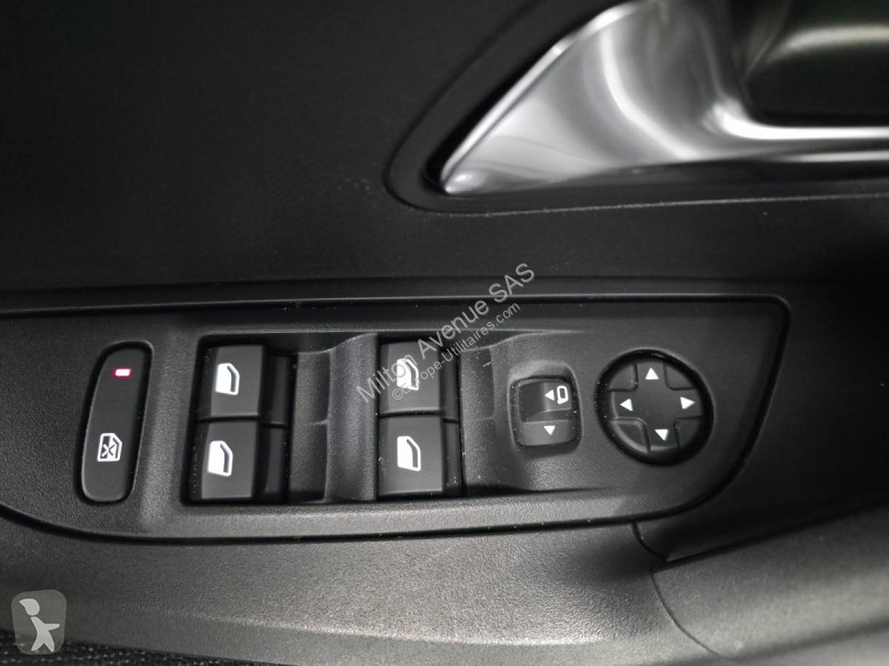 Peugeot 2008 1.2i Hybrid - 136 - BV e-DCS6  II...