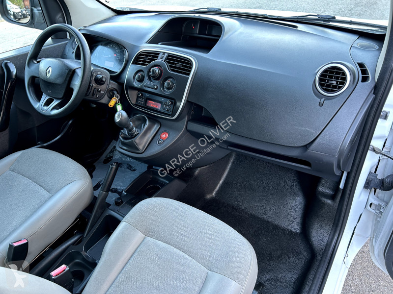 Véhicule utilitaire Renault Maxi Grand Volume...