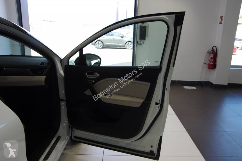 Samochód dostawczy Renault (2) Initiale Paris...