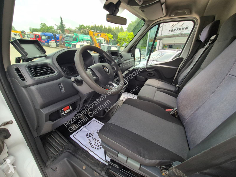 Лекотоварен автомобил Renault Master 2.3 -...