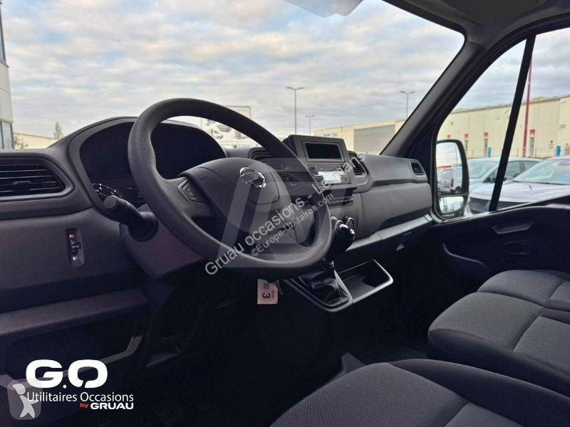 Samochód dostawczy Nissan
