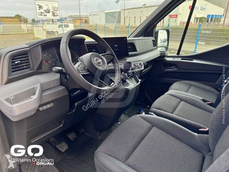 Samochód dostawczy Nissan