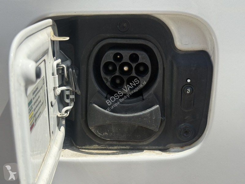Furgoneta Volkswagen 37kWh 113PK L2H1...