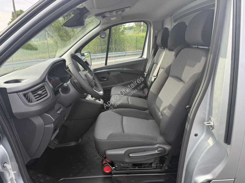 Véhicule utilitaire Renault TRAFIC 3T0 L1H1...