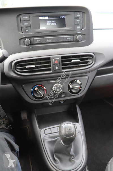 عربة نفعية Hyundai i10