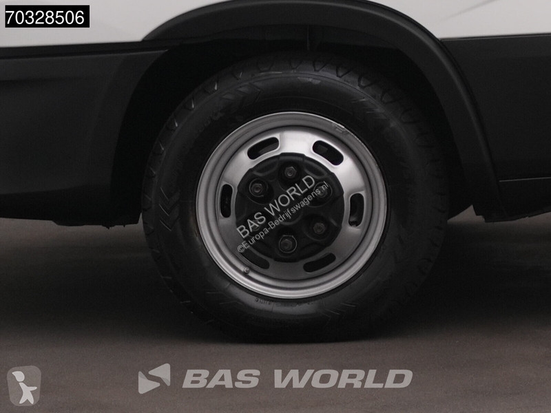 Лекотоварен автомобил Iveco 35C16 3.0L Automaat...