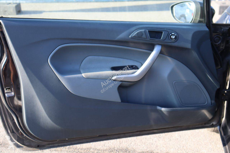 عربة نفعية Ford
