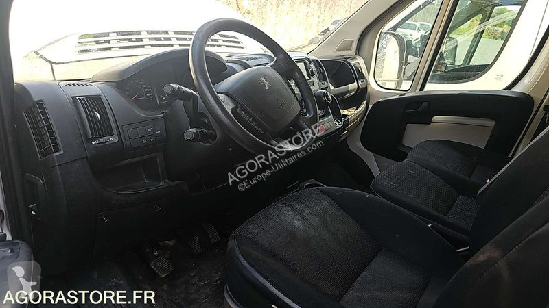 Véhicule utilitaire Peugeot BOXER