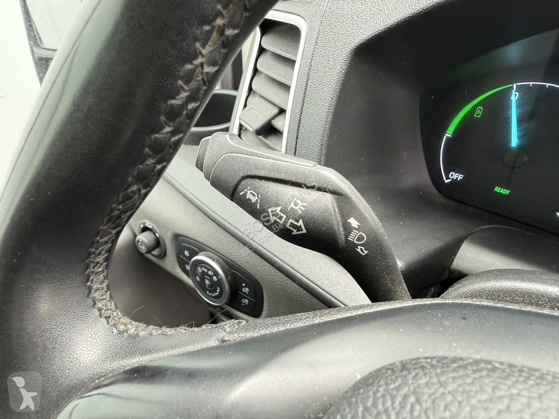 Véhicule utilitaire Ford 68kWh L4H3 316km WLTP...