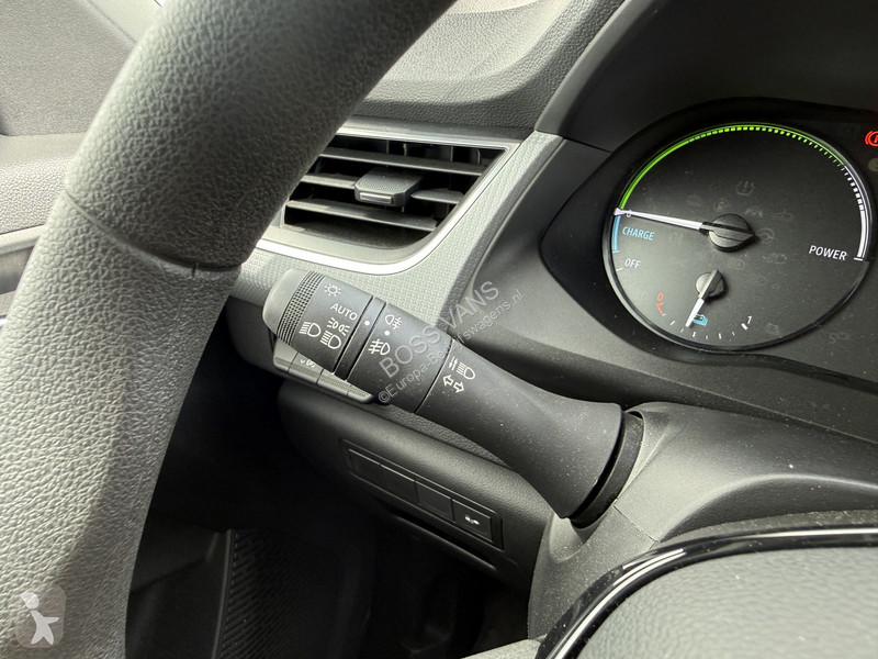 Furgoneta Renault E-Tech 45kWh 122PK L1...
