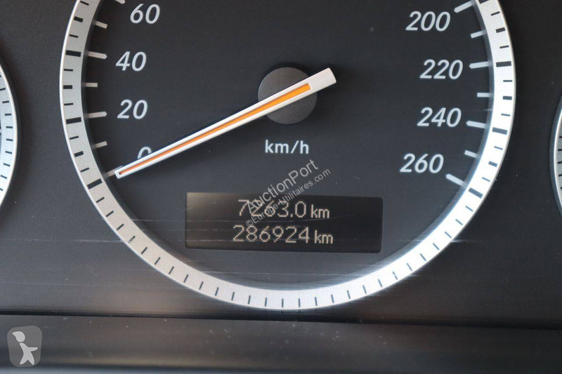 عربة نفعية Mercedes CDI C-Klasse