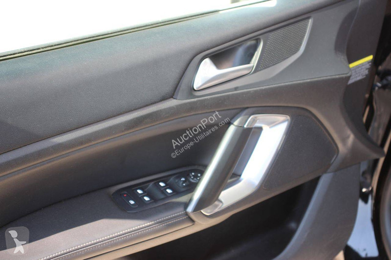 عربة نفعية Peugeot