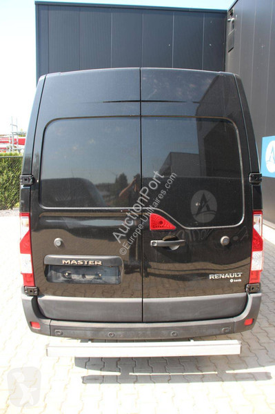 عربة نفعية Renault Crossover