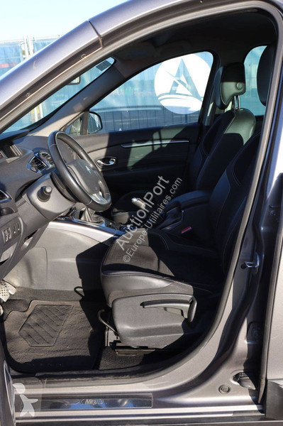 عربة نفعية Renault  Scénic