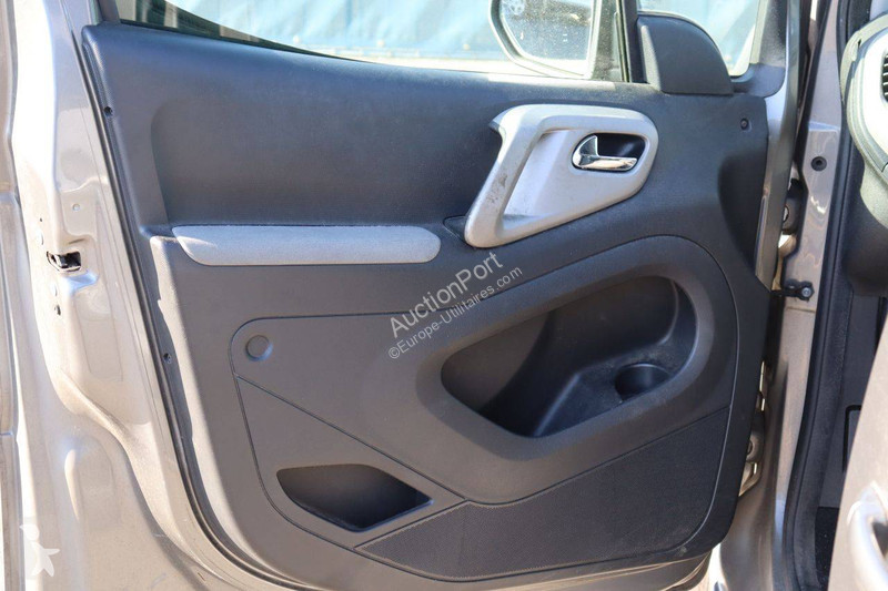 Véhicule utilitaire Peugeot