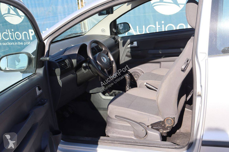 عربة نفعية Volkswagen Fox