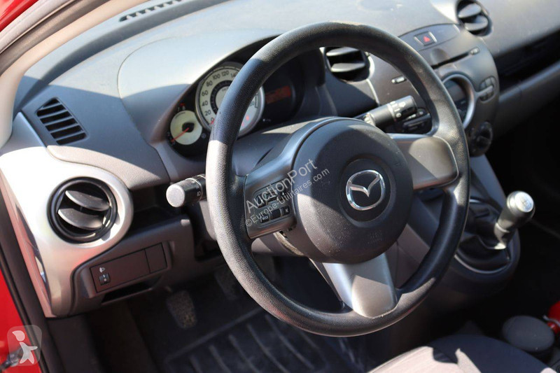 Samochód dostawczy Mazda  2