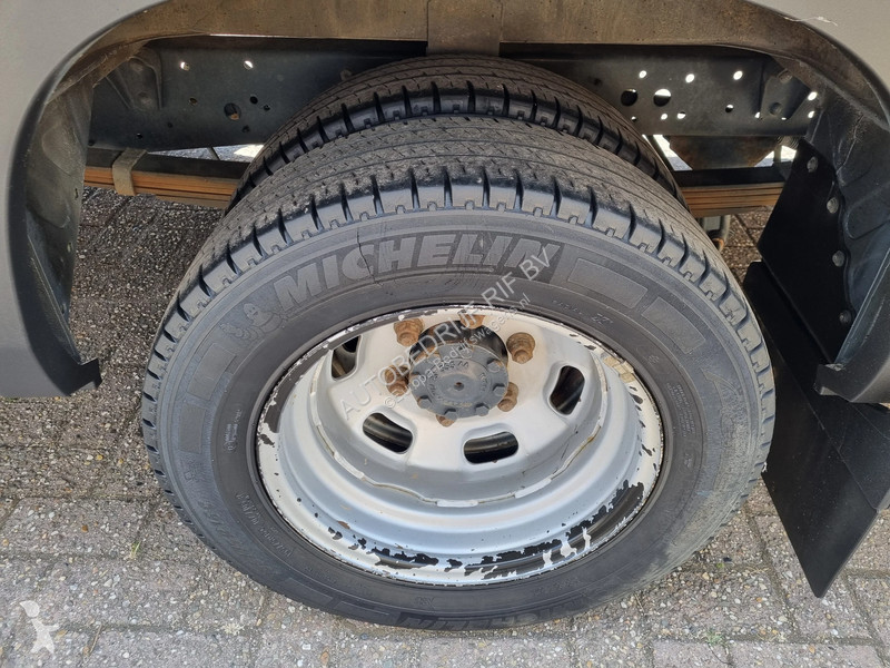 Furgoneta Iveco 35C18 3.0D 180PK L4H2 N1...