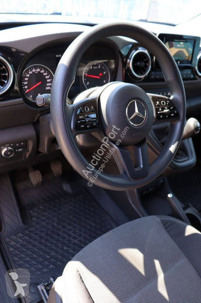 Mercedes 110CDI van