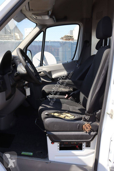 Véhicule utilitaire Mercedes 310 CDI
