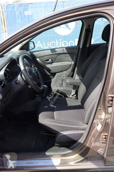 Véhicule utilitaire Dacia