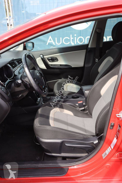 Véhicule utilitaire KIA  cee'd
