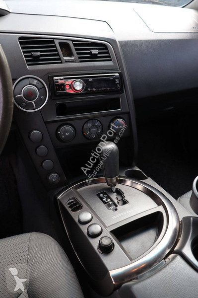 Véhicule utilitaire Ssangyong M200 2WD AUT. HR