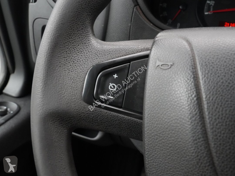 Véhicule utilitaire Opel 145PK