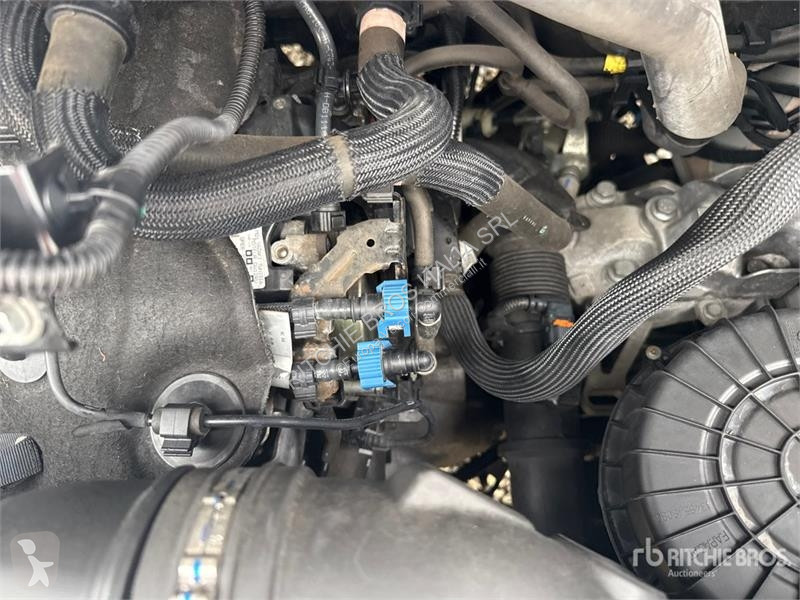 Véhicule utilitaire Opel 2.2