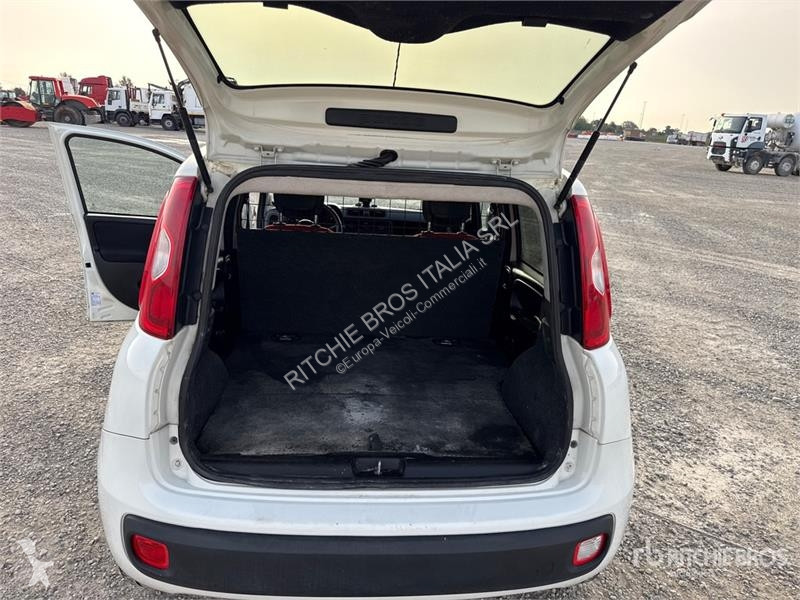 Комерційні автомобілі Fiat Cargo Van