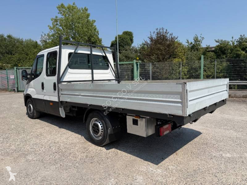 Лекотоварен автомобил Iveco 35S12