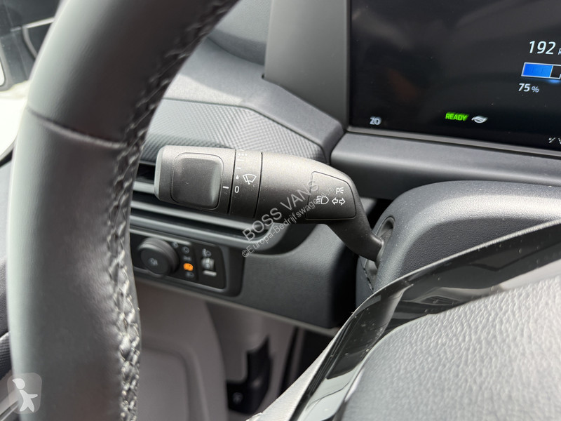 Лекотоварен автомобил Ford 71kWh 136PK...