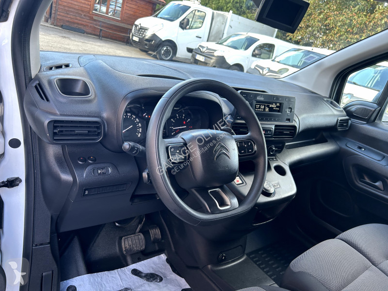 Лекотоварен автомобил Citroën XL 950KG 1.5...
