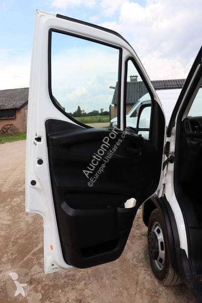 Iveco  35C14 van