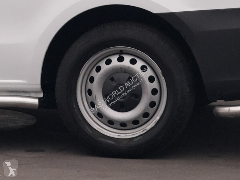 Bedrijfswagen Mercedes 116
