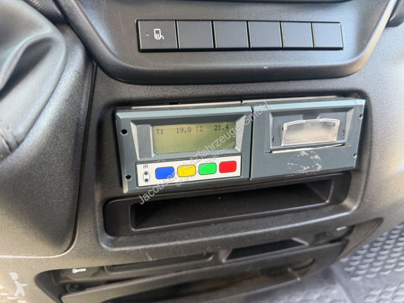 Véhicule utilitaire Iveco 35s15 Carrier Xarios...