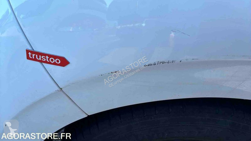 Véhicule utilitaire Peugeot 208