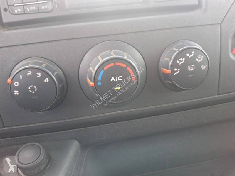 Véhicule utilitaire Renault 2.3 DCI 130