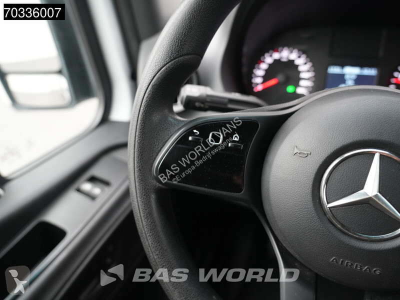 Коммерческий автомобиль Mercedes 311 CDI Open...
