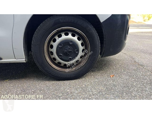 Коммерческий автомобиль