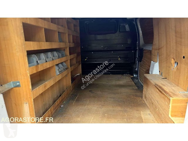 Коммерческий автомобиль