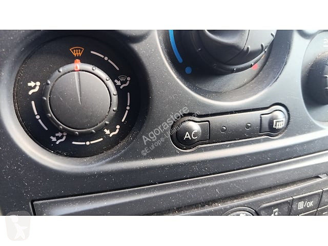 Коммерческий автомобиль Renault CLIO