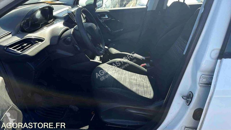 Samochód dostawczy Peugeot 208