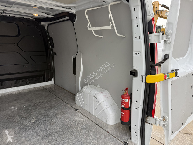 عربة نفعية Ford 340 1.0 PHEV 120PK L1 *ELEKTRO...