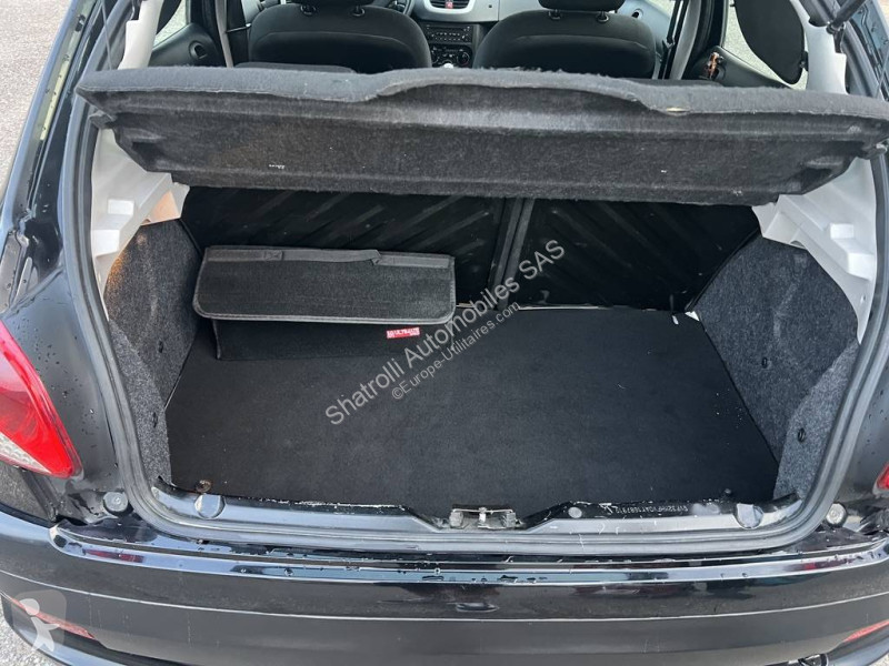 Autoutilitară Peugeot 1.1 i 60ch 4cv 5Portes...