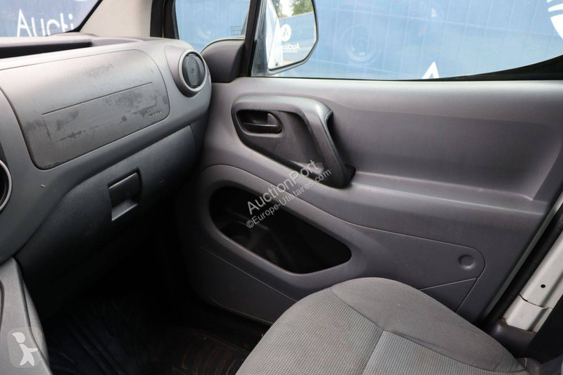 Véhicule utilitaire Peugeot 120 L1 1.6HDIF...